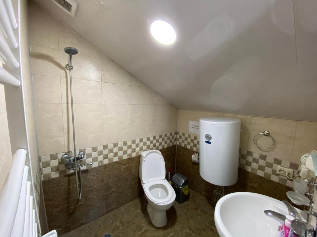 Manana Japaridze'S Guesthouse เมสเตีย ภายนอก รูปภาพ