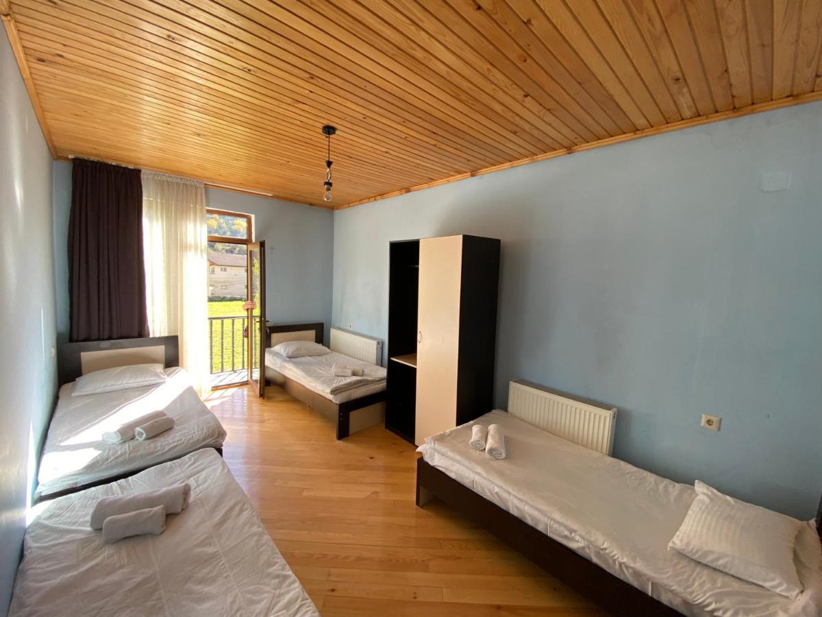 Manana Japaridze'S Guesthouse เมสเตีย ภายนอก รูปภาพ