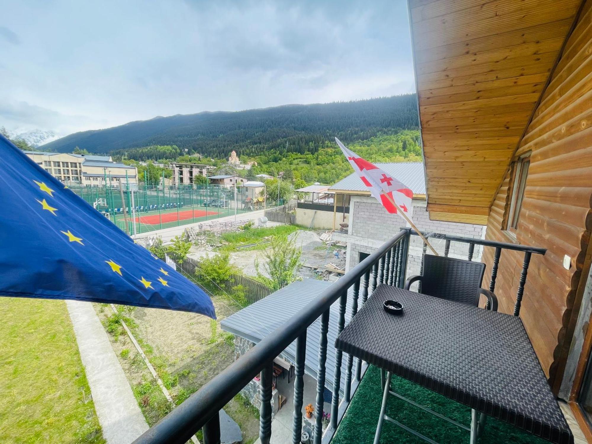 Manana Japaridze'S Guesthouse เมสเตีย ภายนอก รูปภาพ