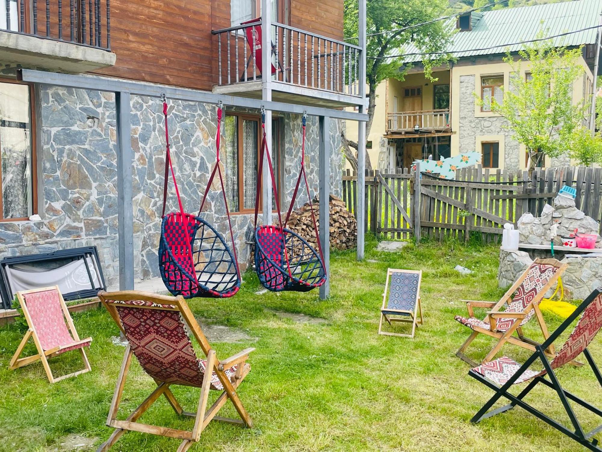 Manana Japaridze'S Guesthouse เมสเตีย ภายนอก รูปภาพ