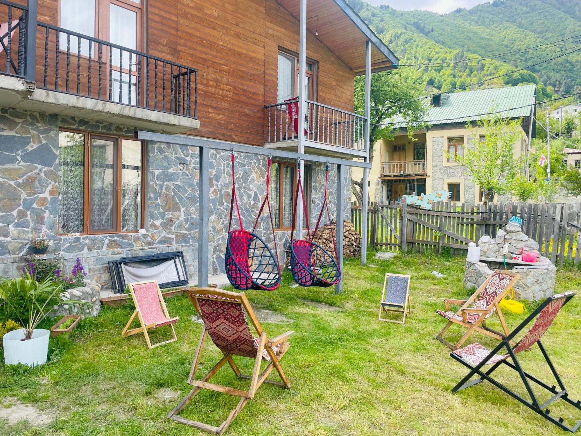 Manana Japaridze'S Guesthouse เมสเตีย ภายนอก รูปภาพ