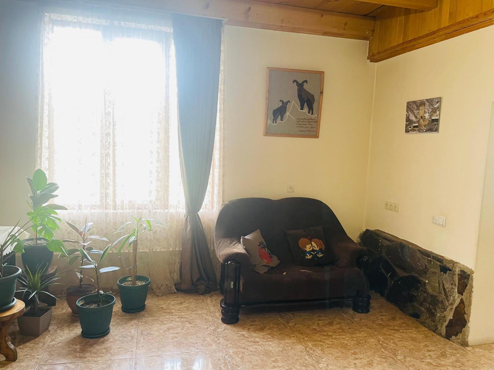Manana Japaridze'S Guesthouse เมสเตีย ภายนอก รูปภาพ
