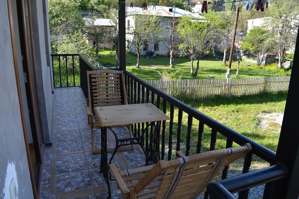 Manana Japaridze'S Guesthouse เมสเตีย ภายนอก รูปภาพ